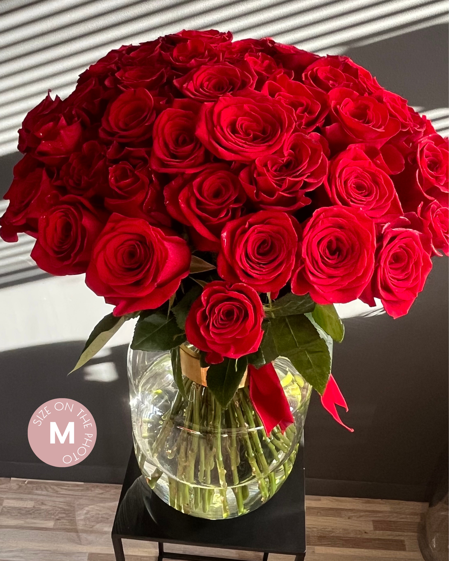 Red roses mono