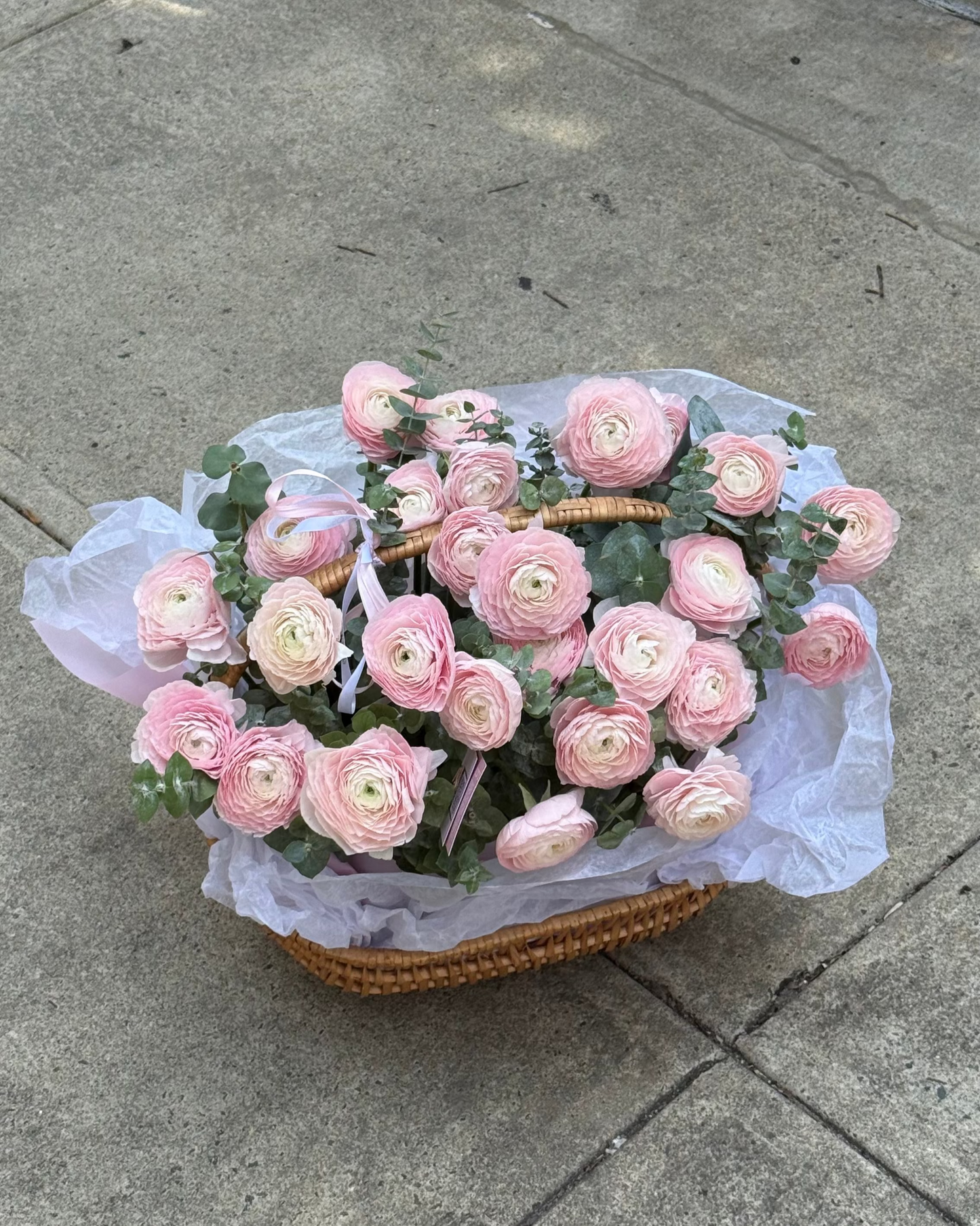 "Ranunculus" basket