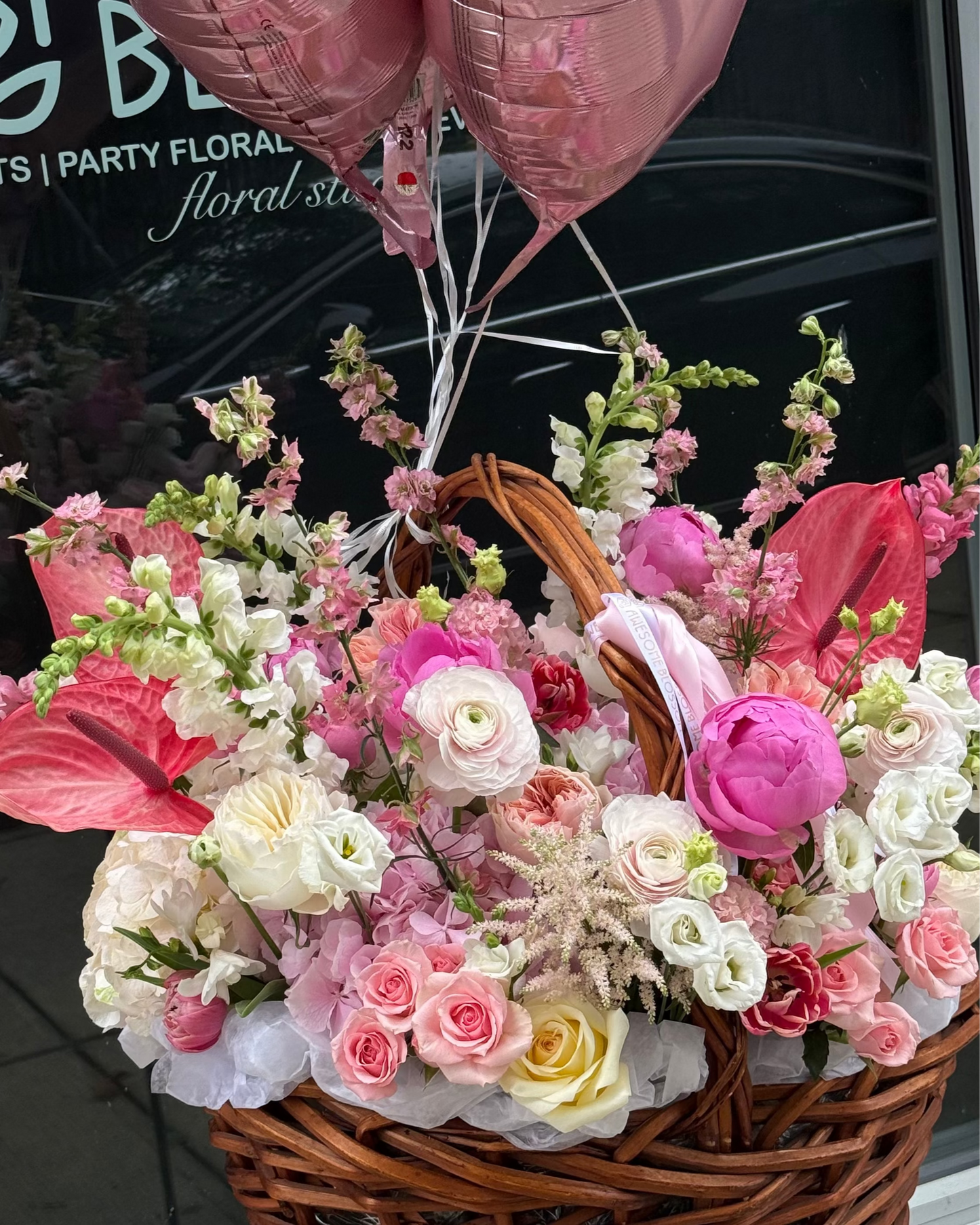 "Pink screams" basket
