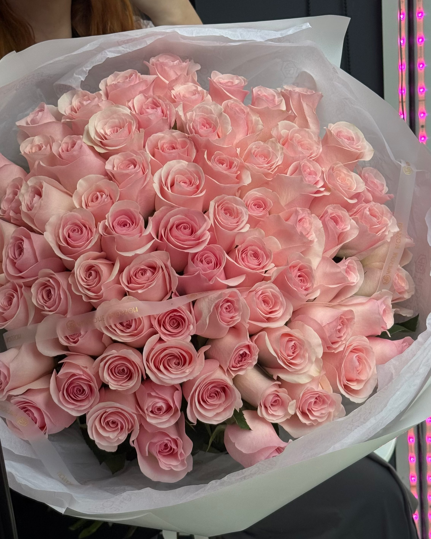 Pink roses mono bouquet