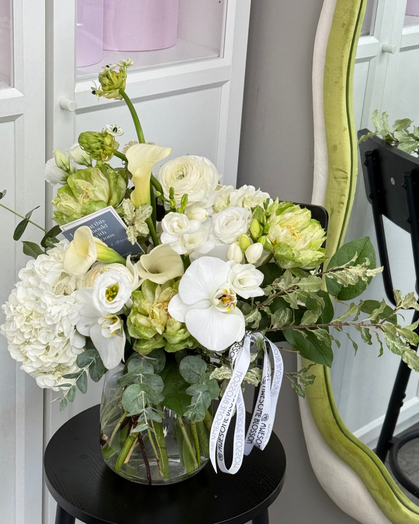 "White and green" bouquet