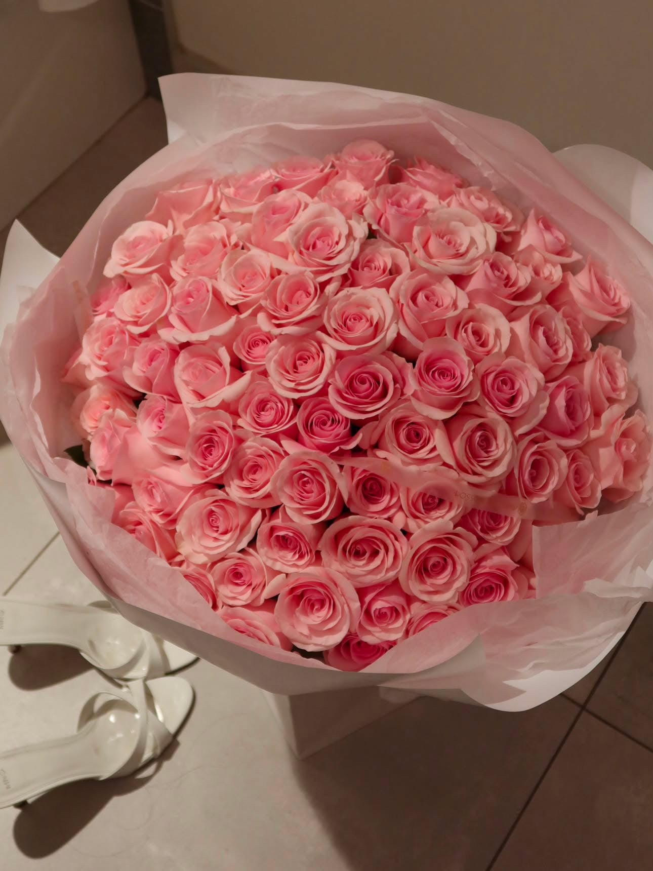 Pink roses mono bouquet