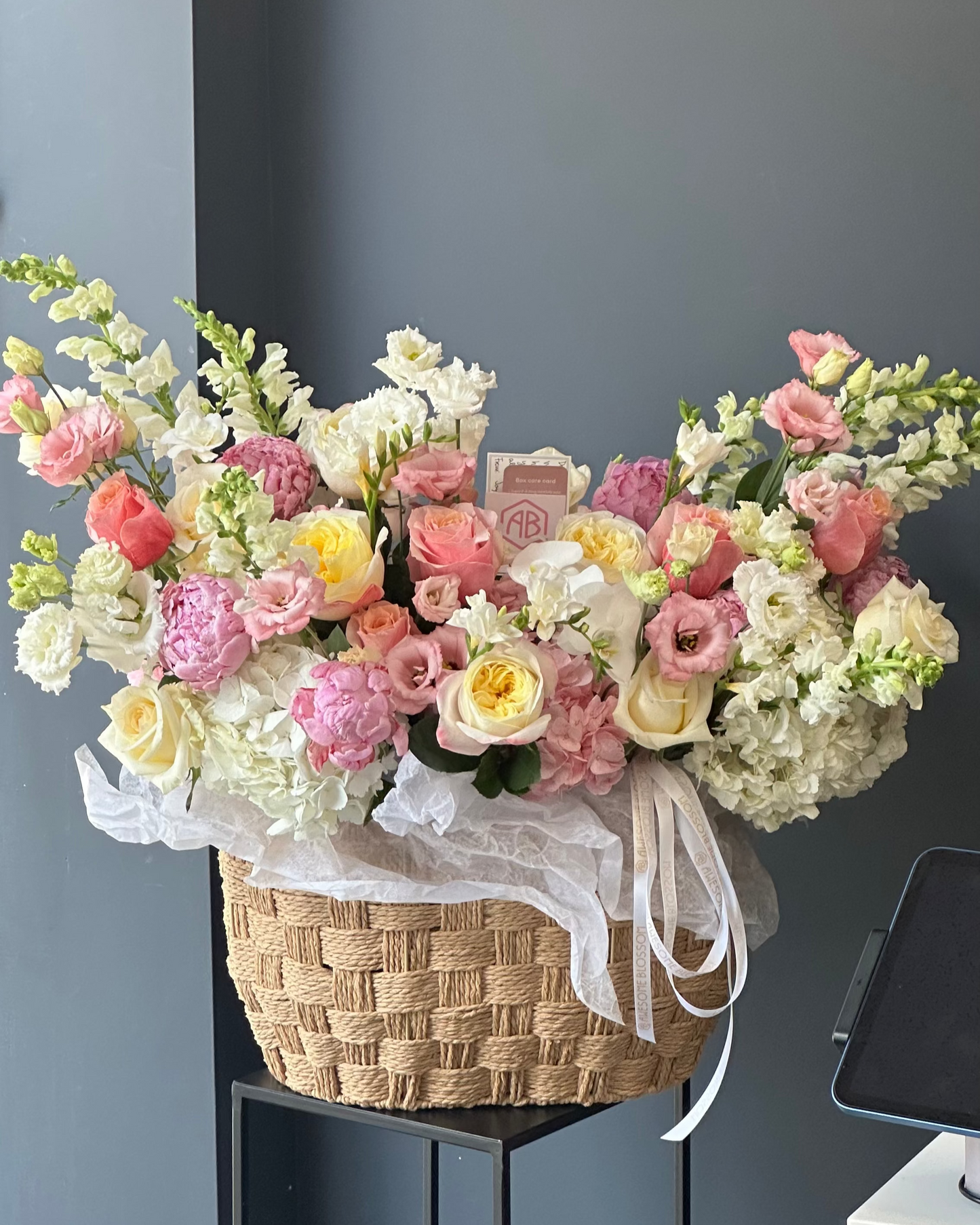 "Sunrise" basket