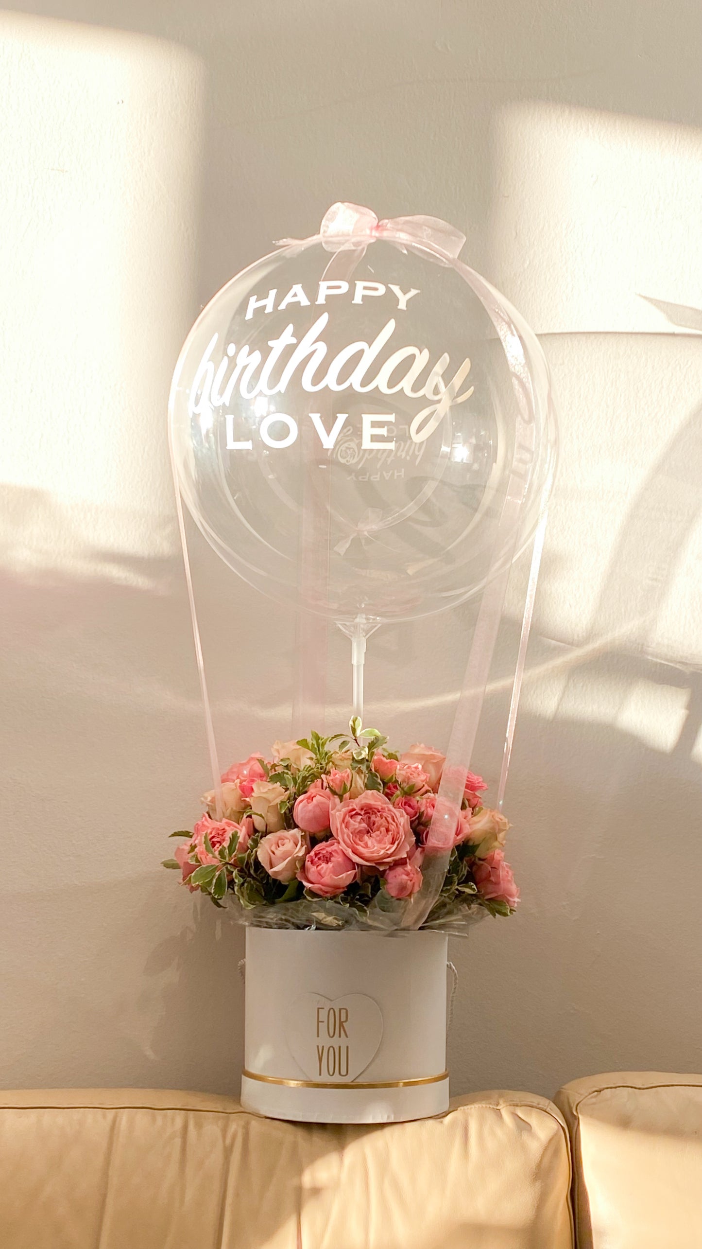 "Garder rose" box w/ balloon