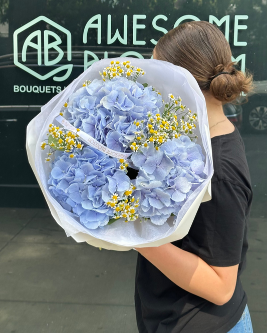 "Summer blues" bouquet