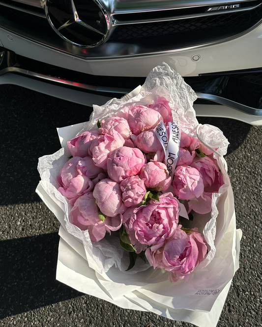 "Pink peony" mono bouquet