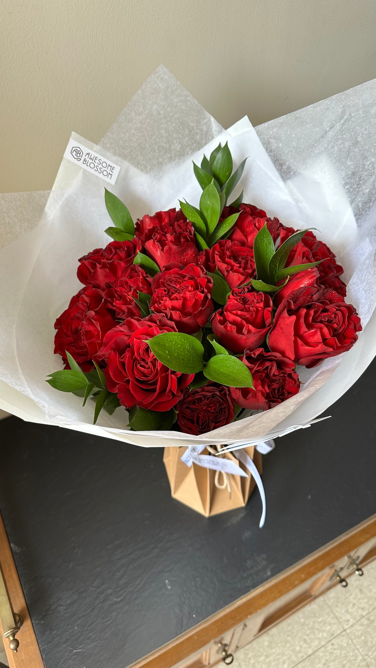 Mono Roses Mono red roses – Awesome Blossom NYC
