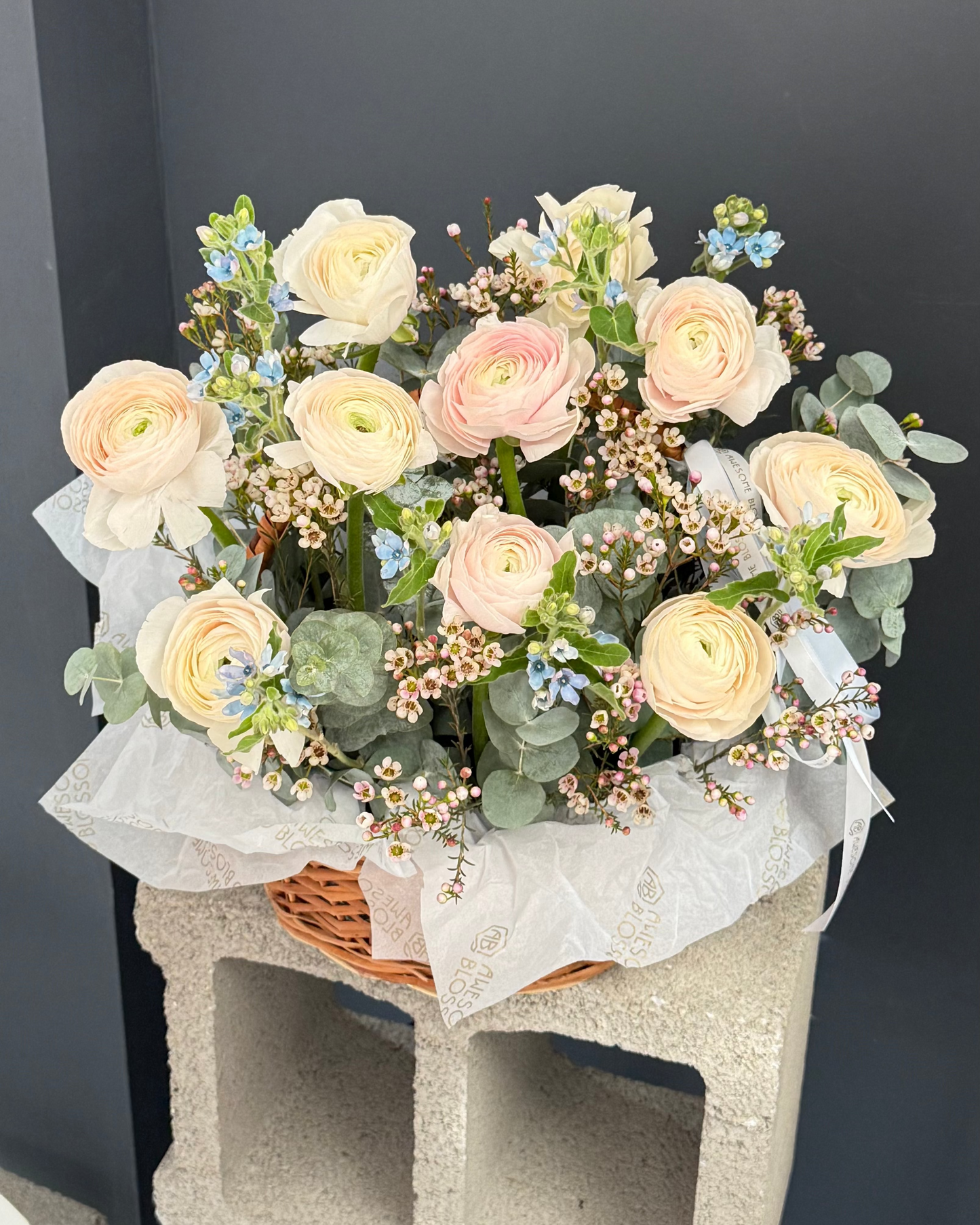 "Ranunculus trio" basket