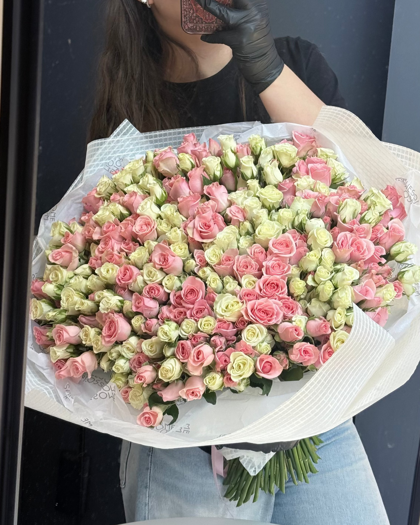 Spray roses mono bouquet