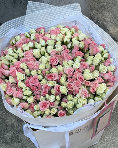 Spray roses mono bouquet