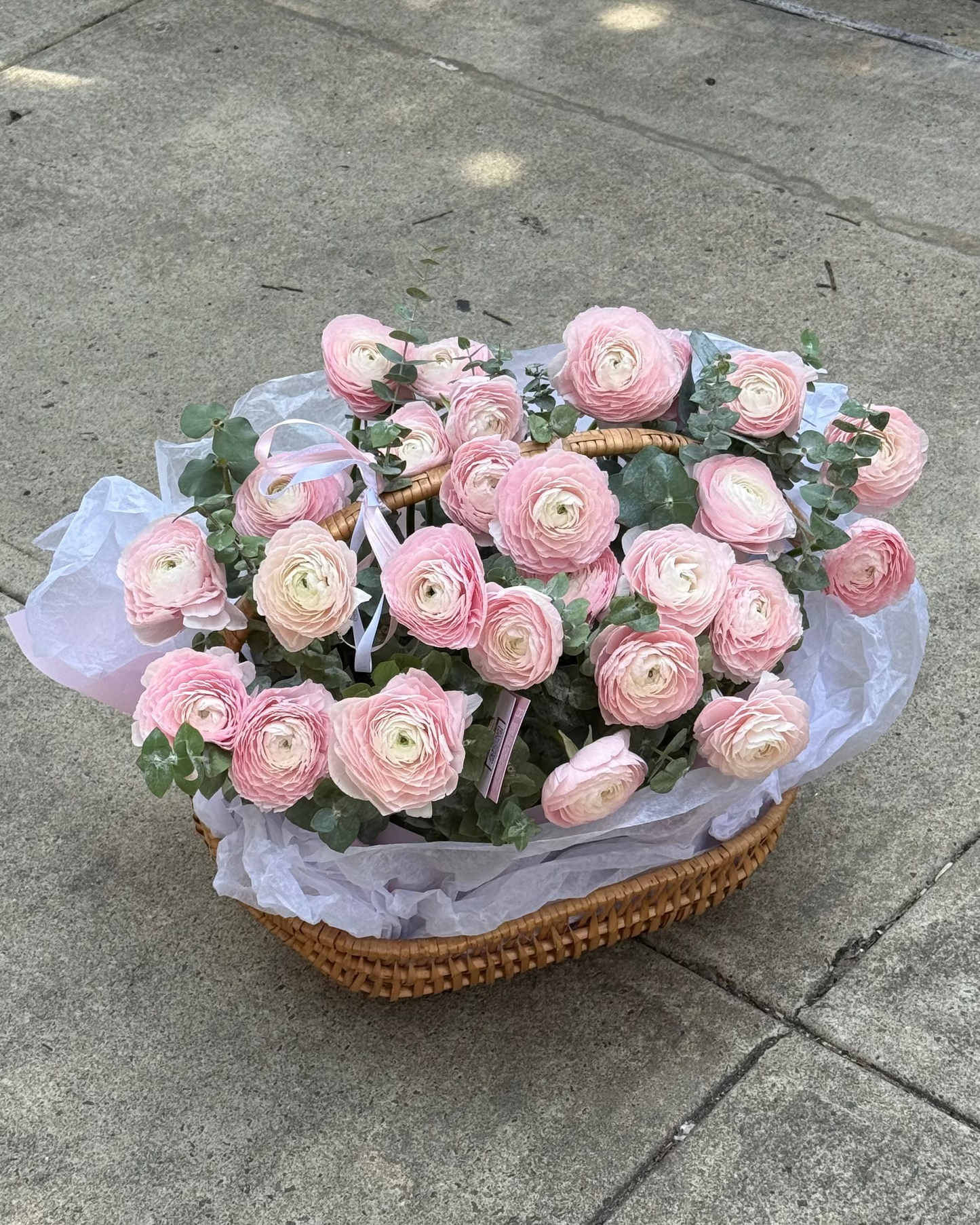 "Ranunculus" basket
