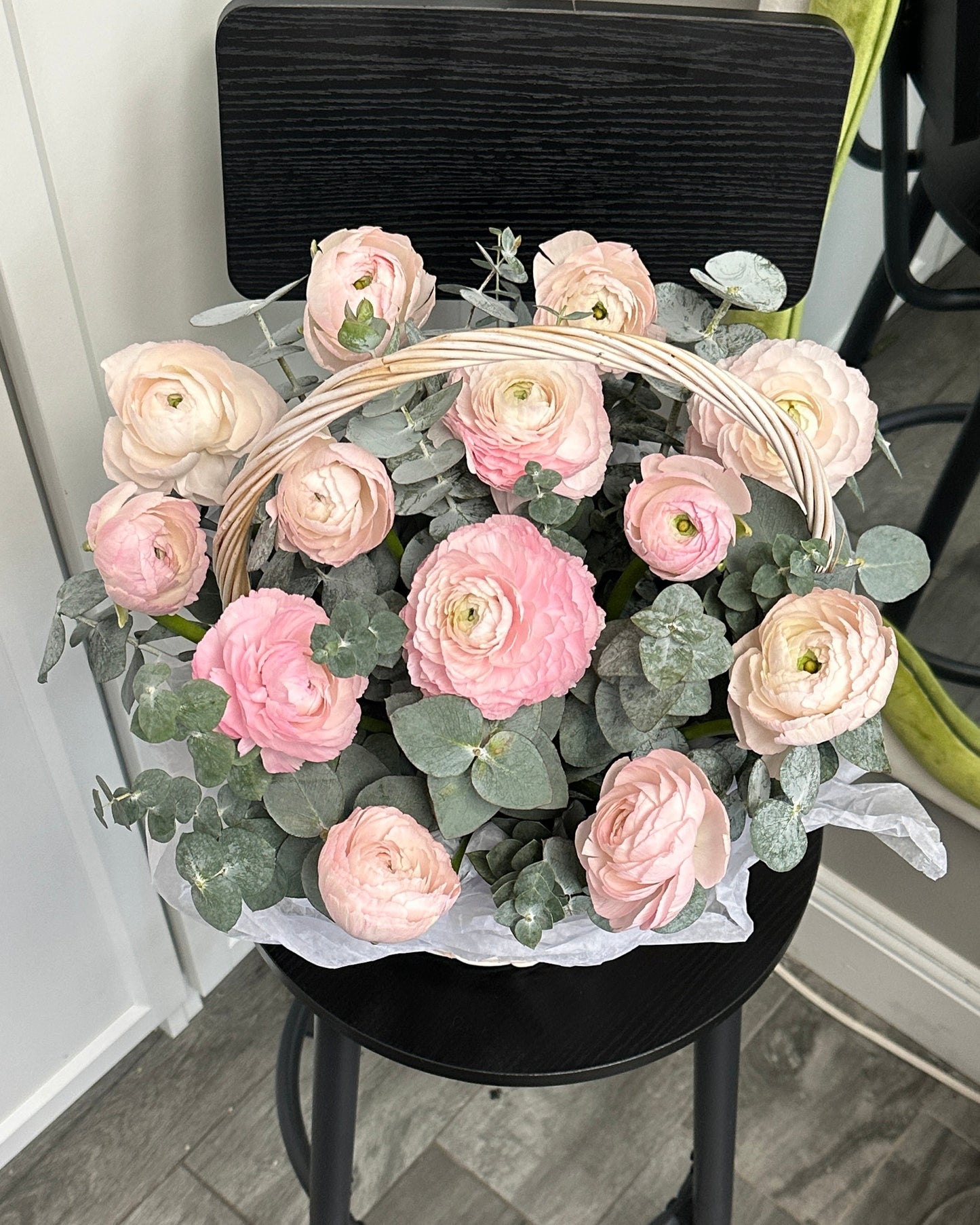 "Ranunculus" basket