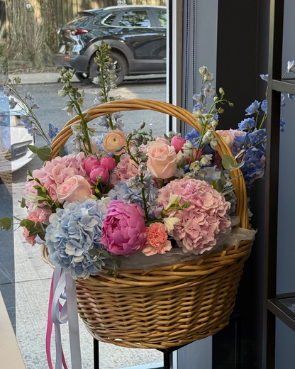 "Gender reveal" basket