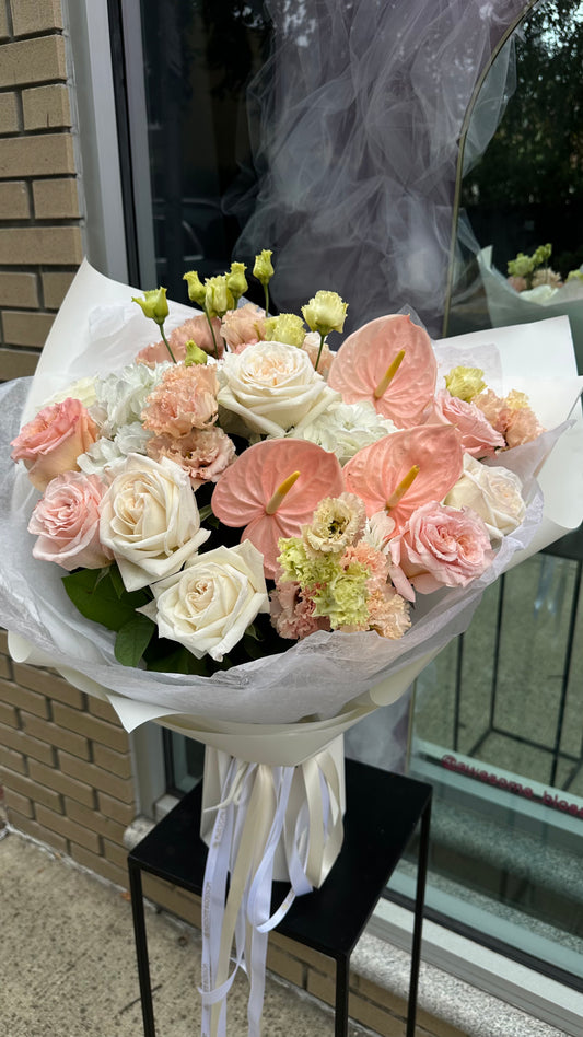 "Peach and cream" bouquet