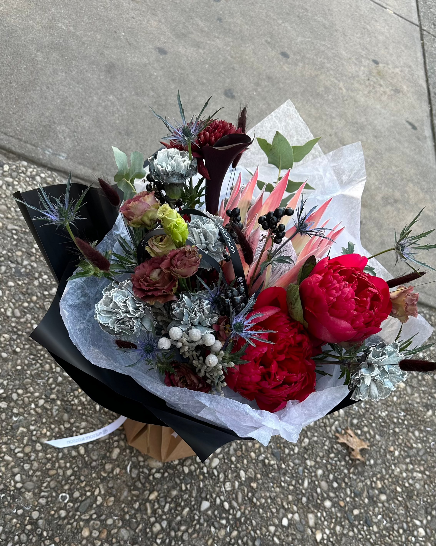 "Rock-N-Roll" bouquet - designer choice in dark colors