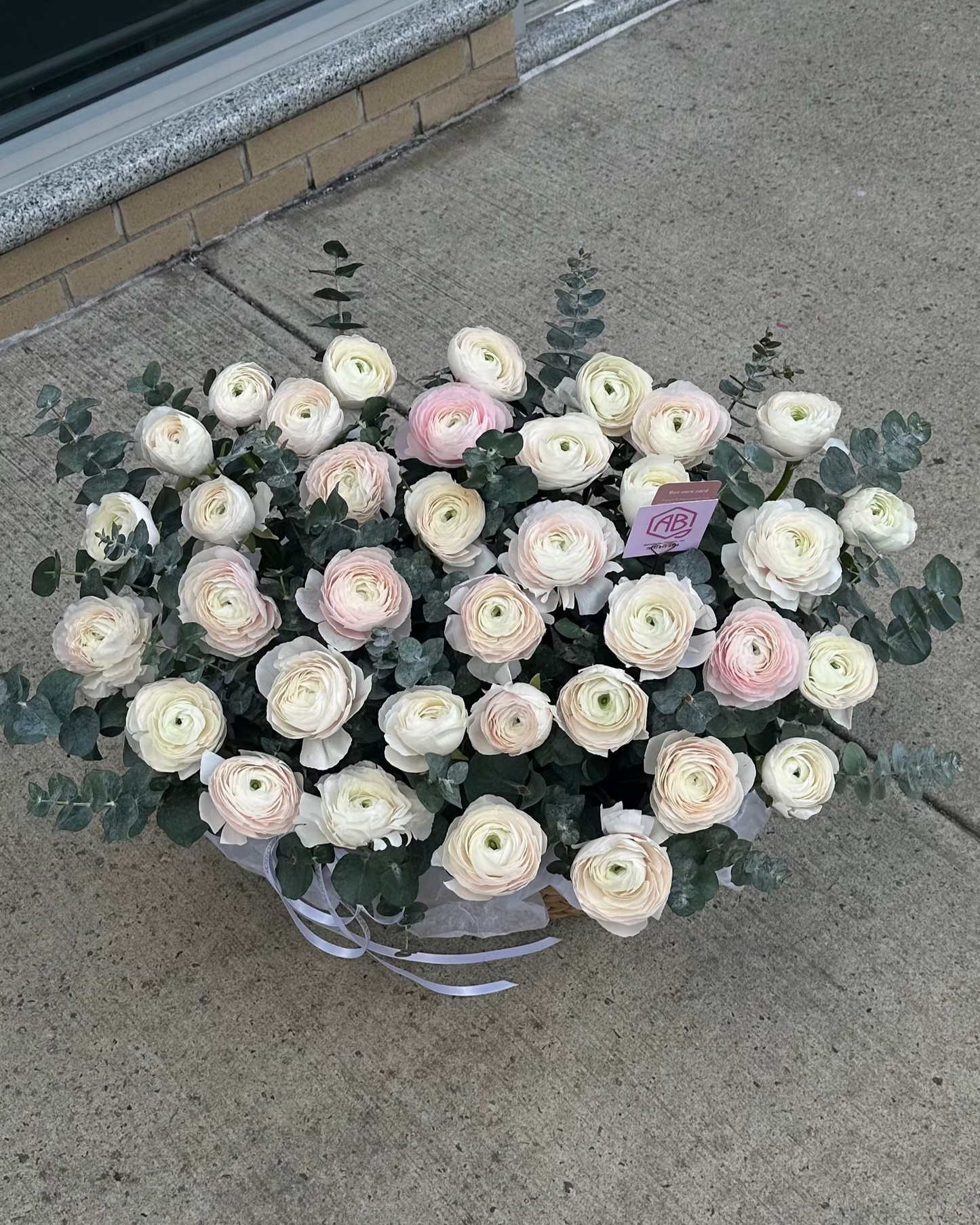 "Ranunculus" basket