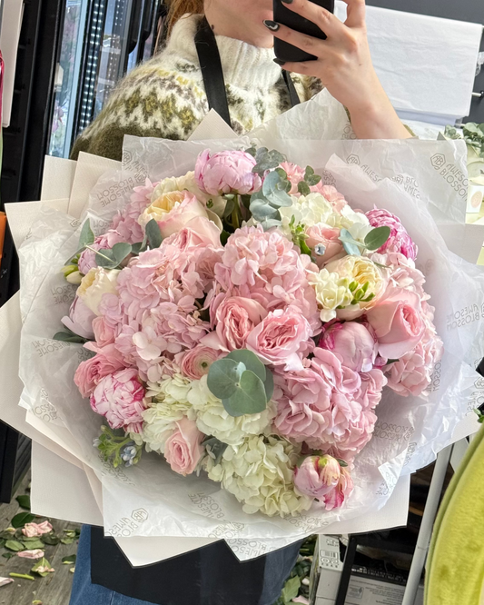 "Light pillow" bouquet