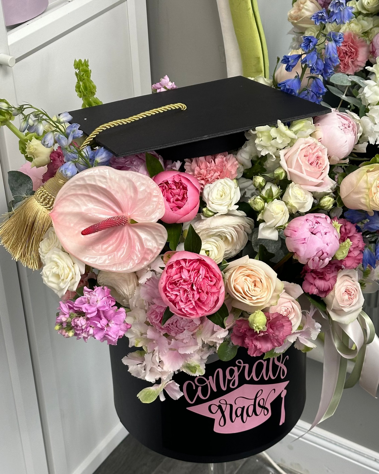 "Cap & Bloom" graduation box