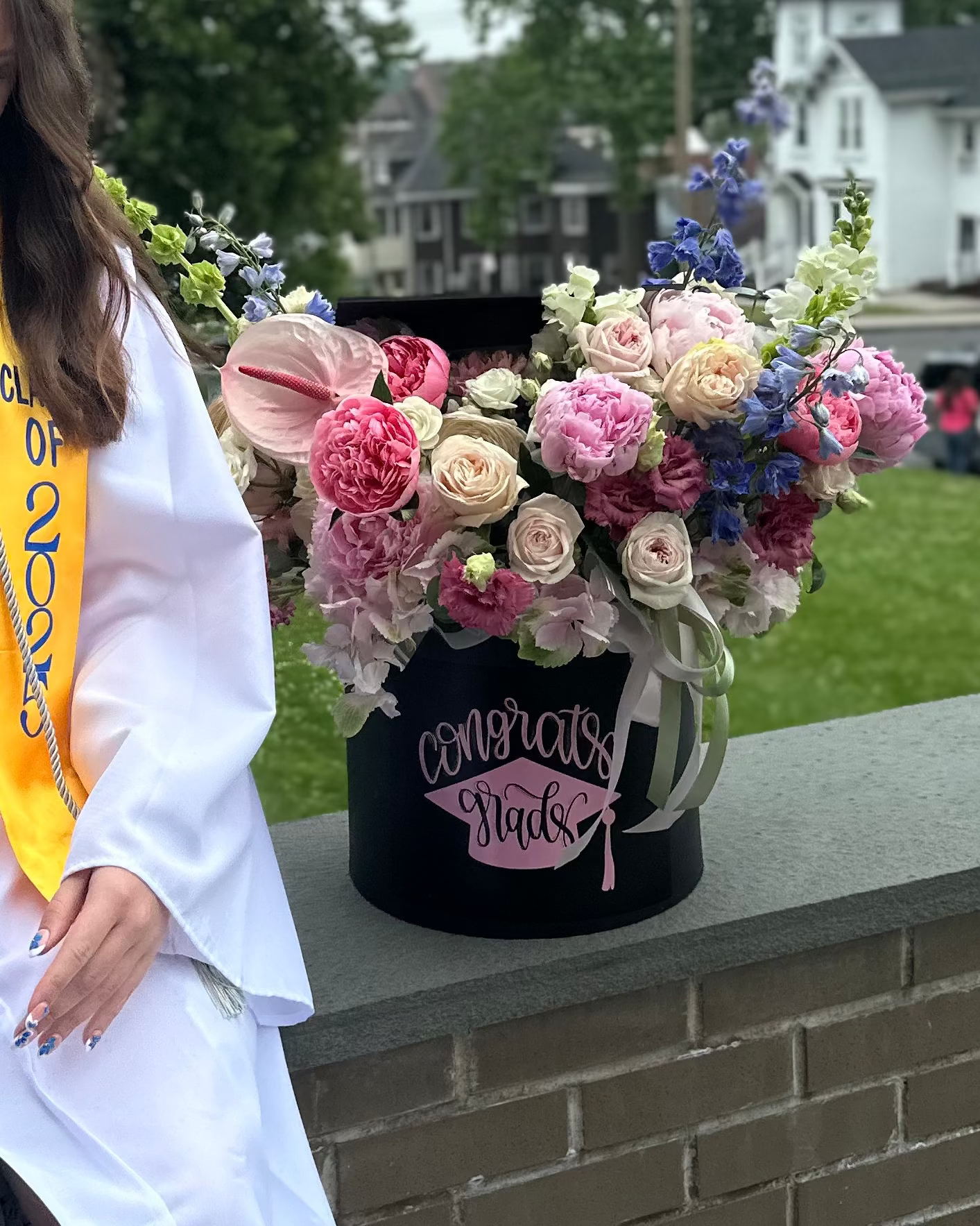 "Cap & Bloom" box