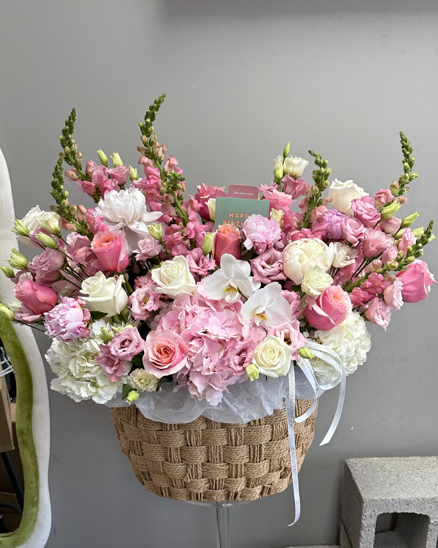 "Pink cloud" basket