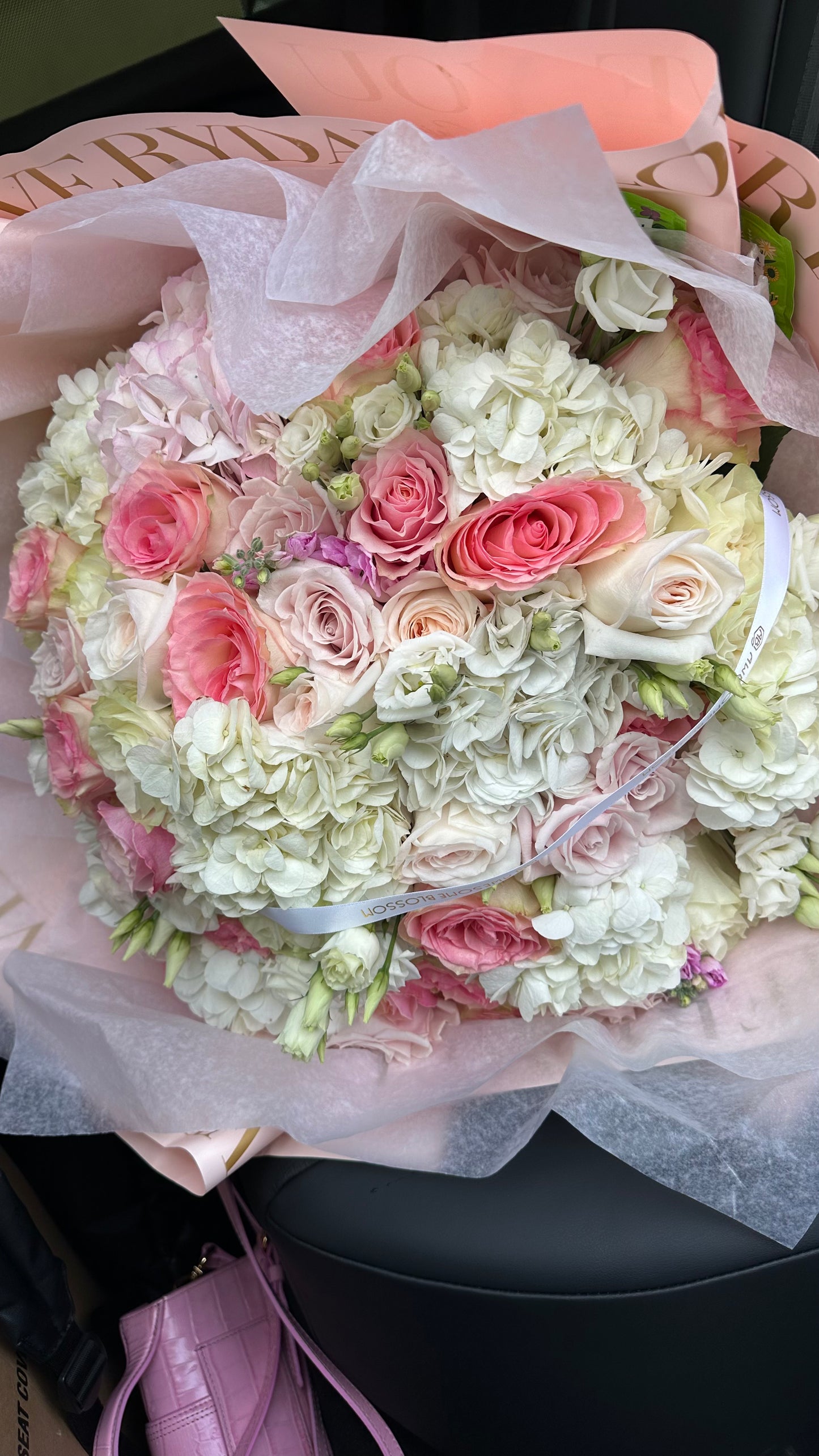 "Hydrangea paradise" bouquet