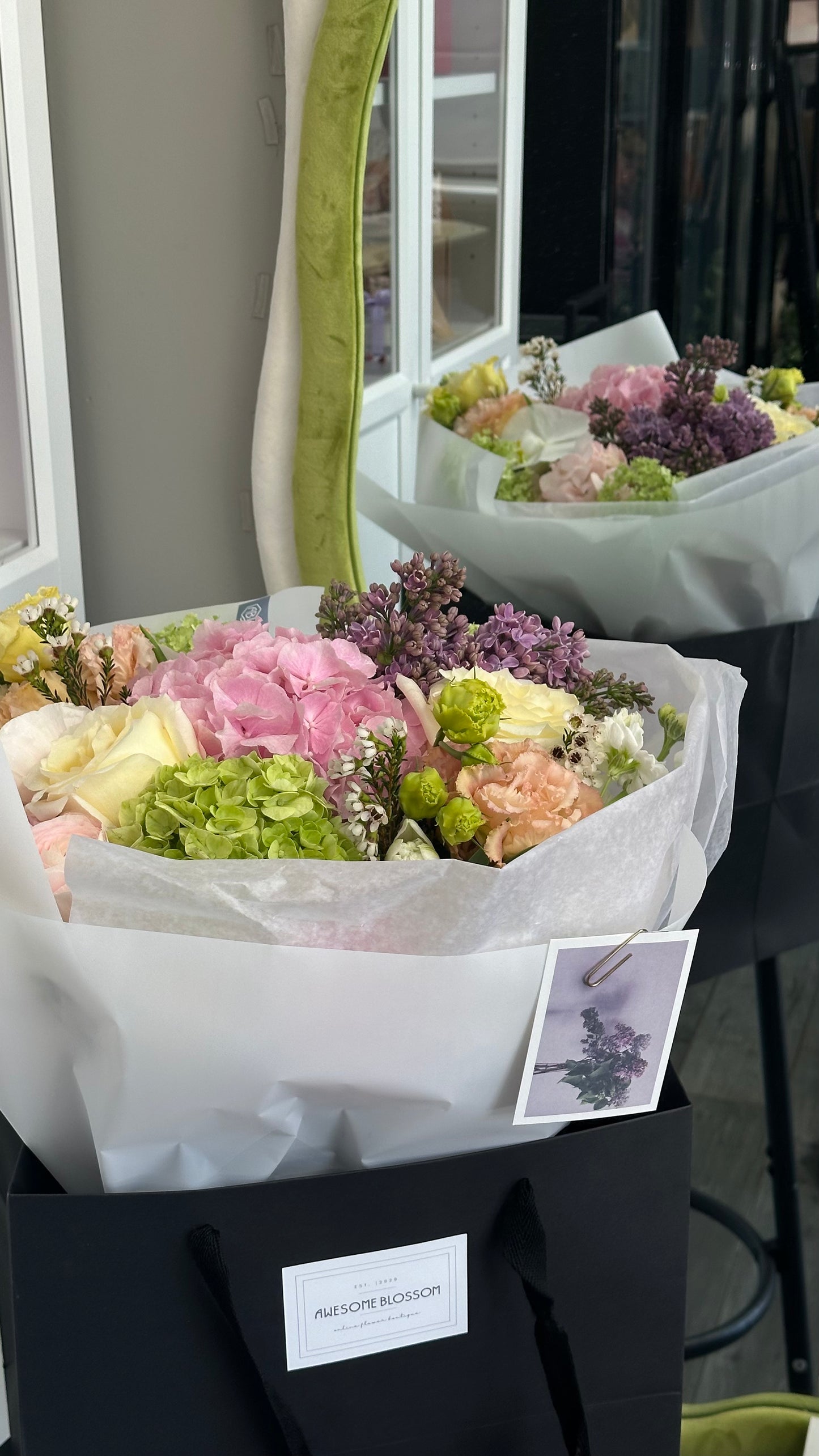 "Color drama" bouquet