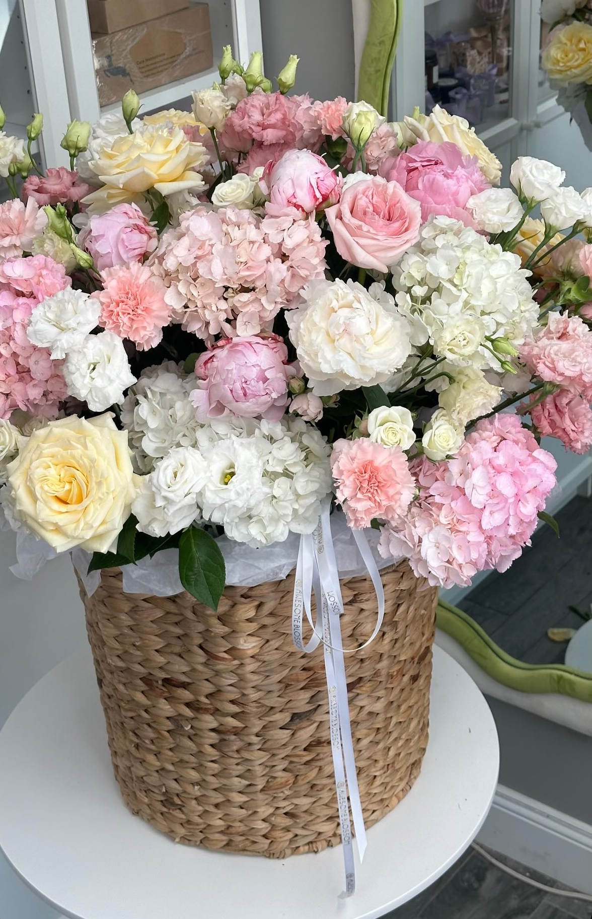 "White cloud" basket