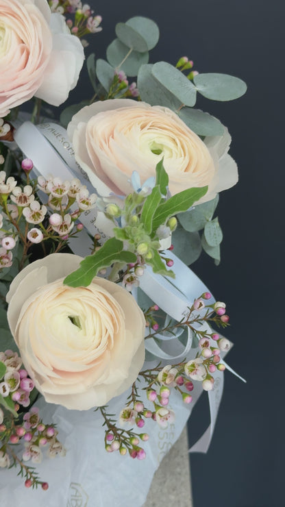 "Ranunculus trio" basket